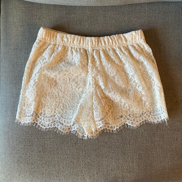 NWT White lace shorts size M - Picture 1 of 3